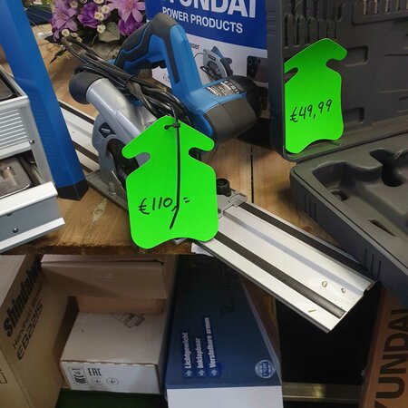 HYUNDAI 1050W INVALZAAG IN RAIL